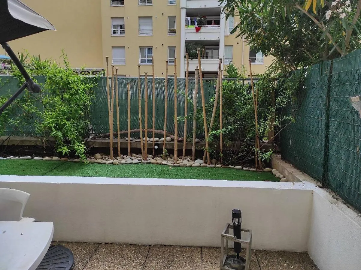 Charmant Studio-Terrasse A Carras Plage Niza Apartamento
