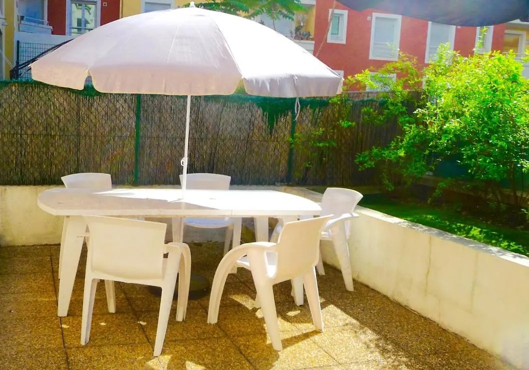 Charmant Studio-Terrasse A Carras Plage Niza Apartamento